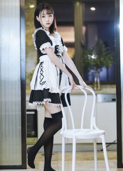 路边摊李采潭