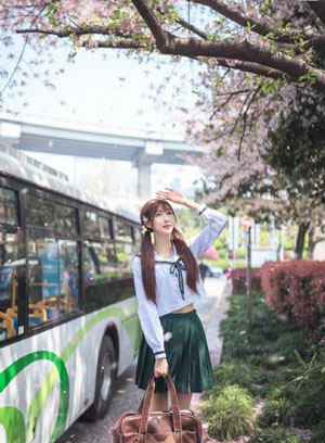 英语课代表趴着让我桶免费放