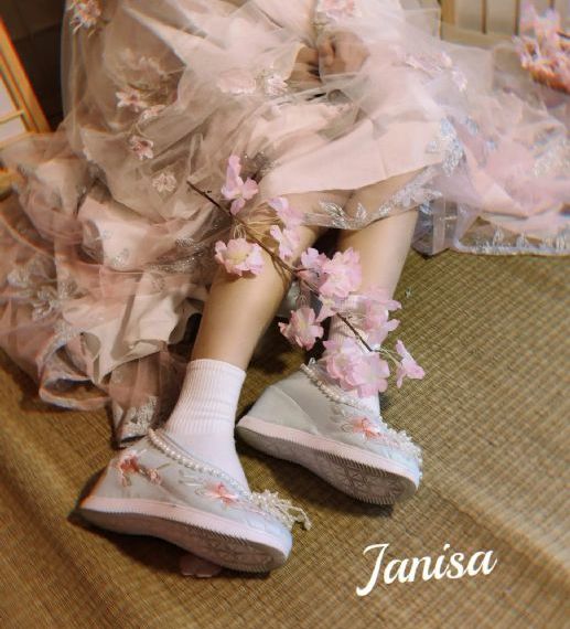 女闺蜜鞋袜调教女虐女
