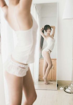 大肚子生蛇蛋憋着生不出来十世