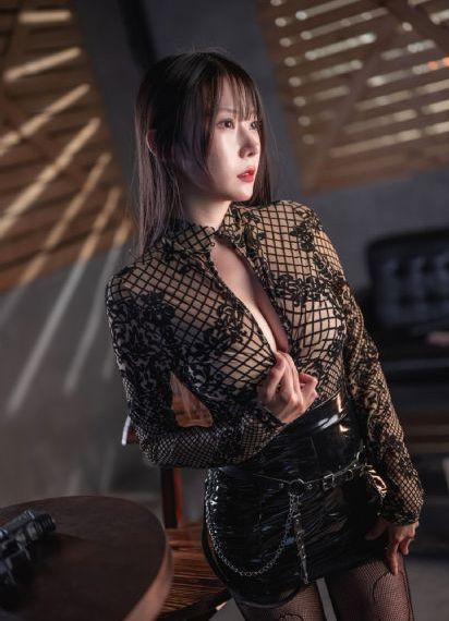 丰满大胸年轻寡妇