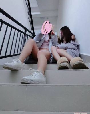 月球陨落