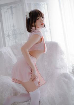 三个男人添一个女人p的视频